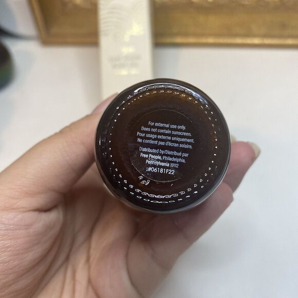 1809 Collection Surf Glow Body Oil Free People 60ml - Picture 4 of 9